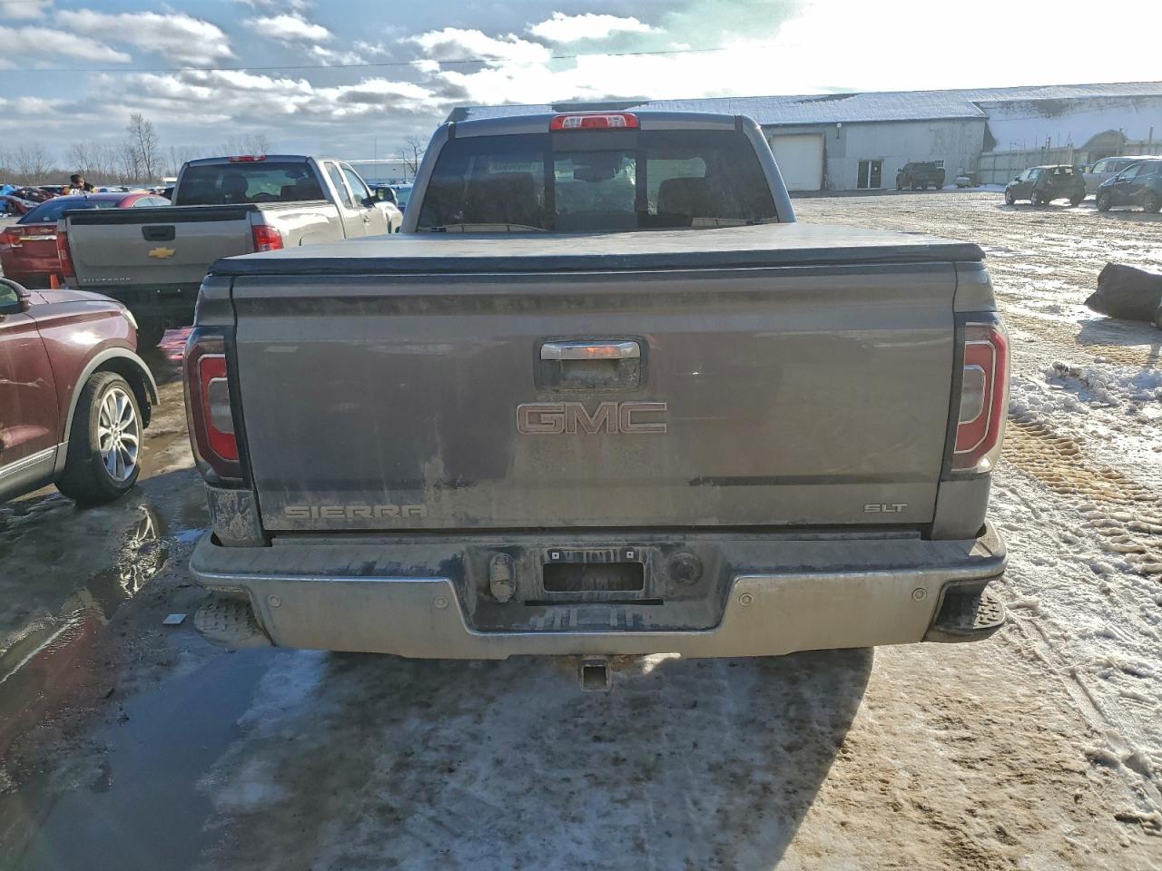 2017 GMC SIERRA K1500 SLT photo 6