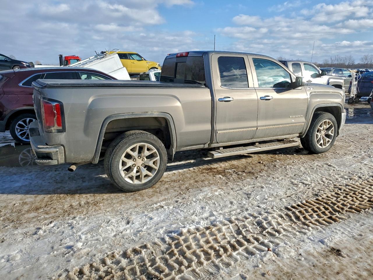 2017 GMC SIERRA K1500 SLT photo 3