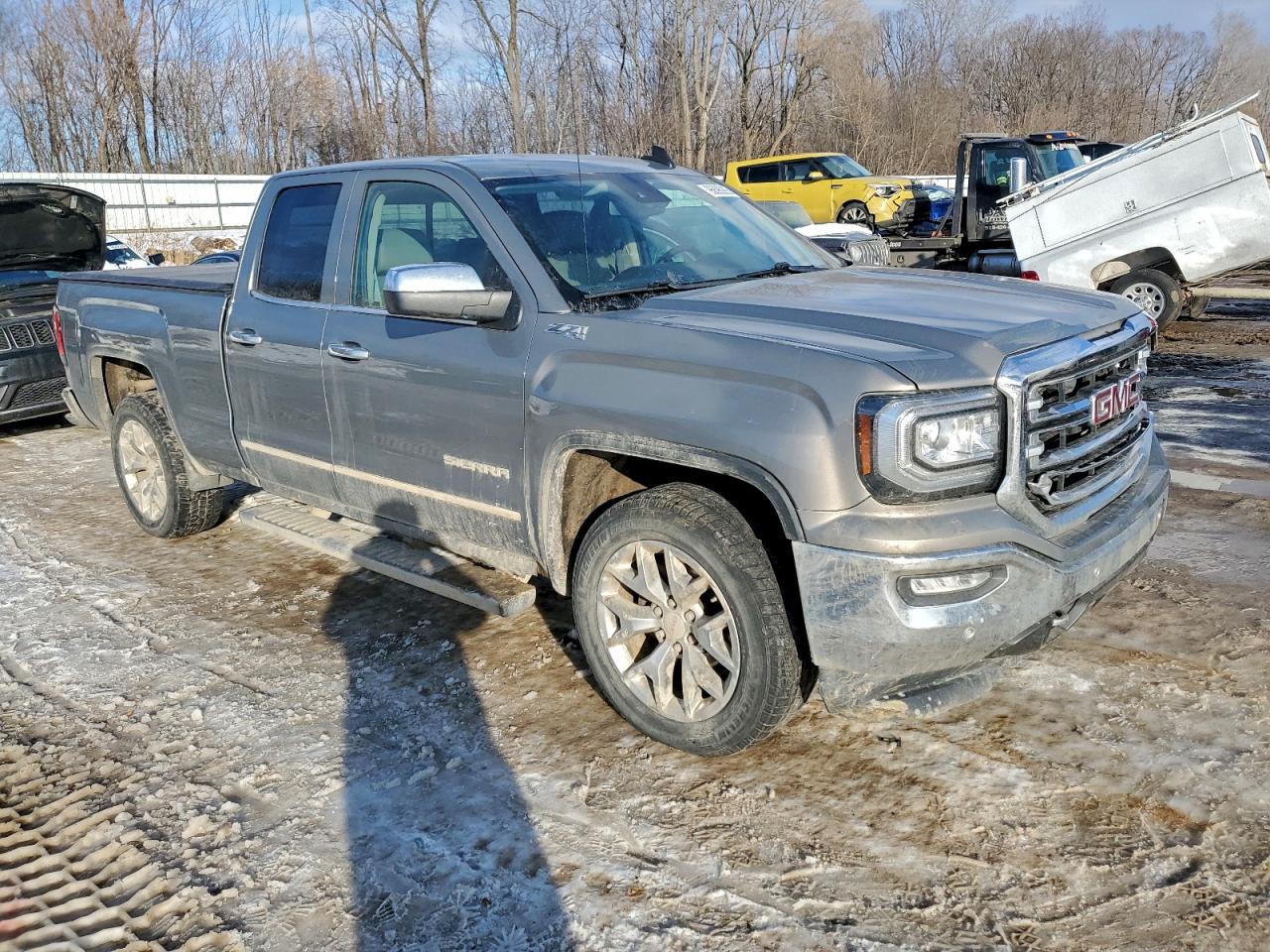 2017 GMC SIERRA K1500 SLT photo 4