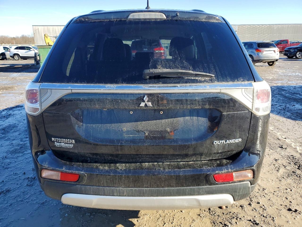 2015 MITSUBISHI OUTLANDER SE photo 6