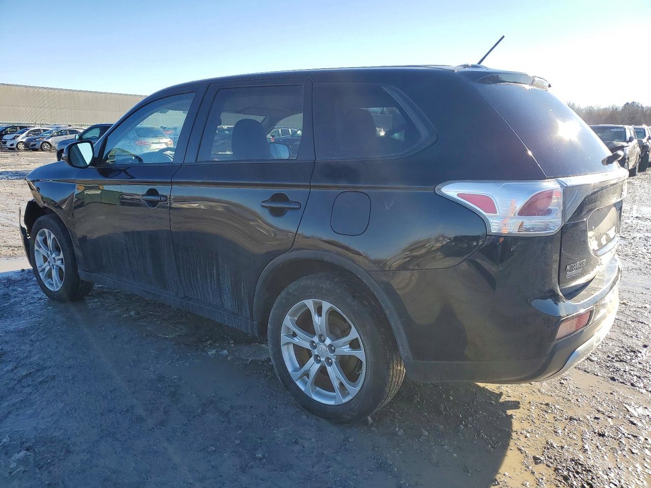 2015 MITSUBISHI OUTLANDER SE photo 2