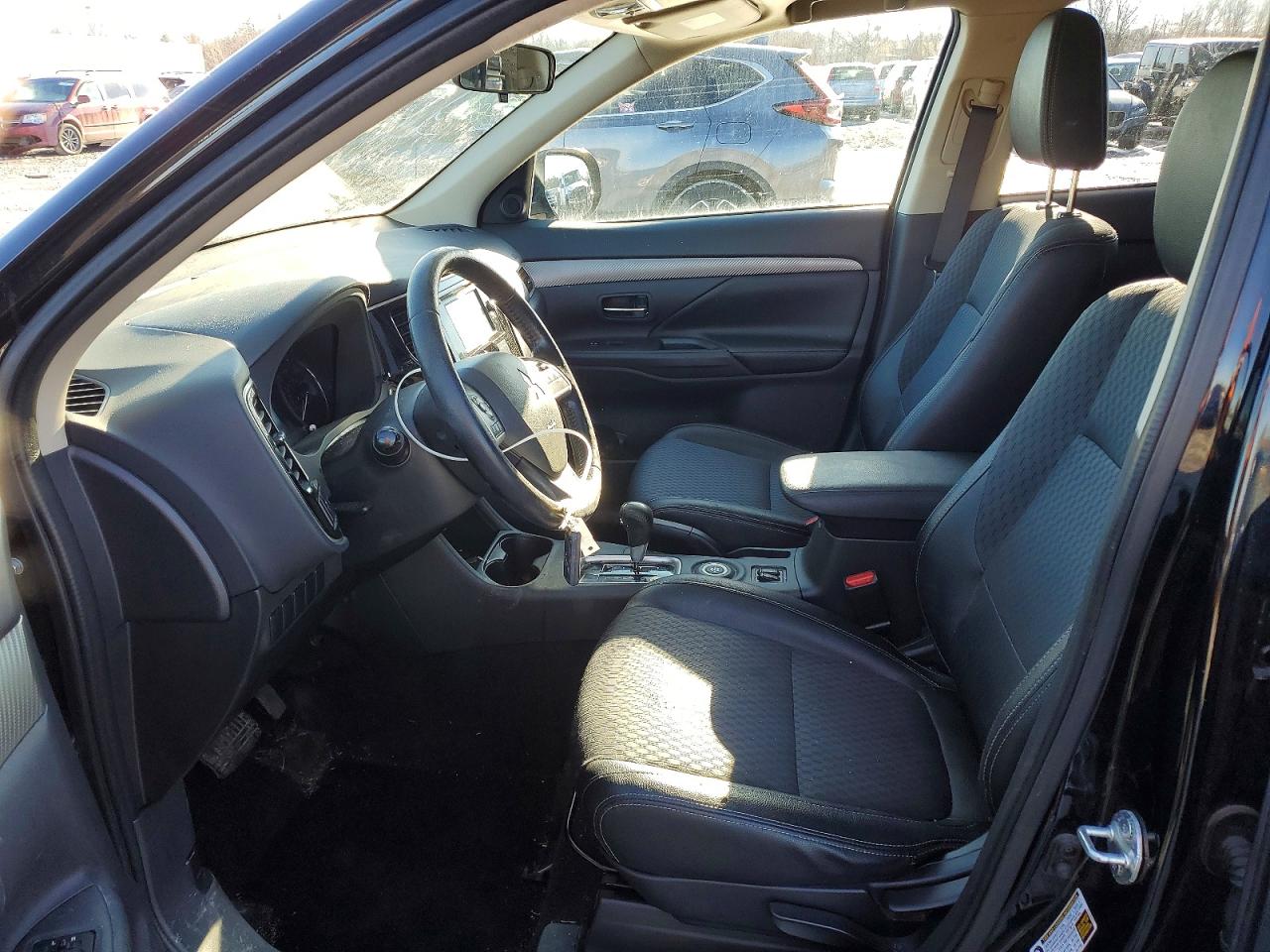 2015 MITSUBISHI OUTLANDER SE photo 7