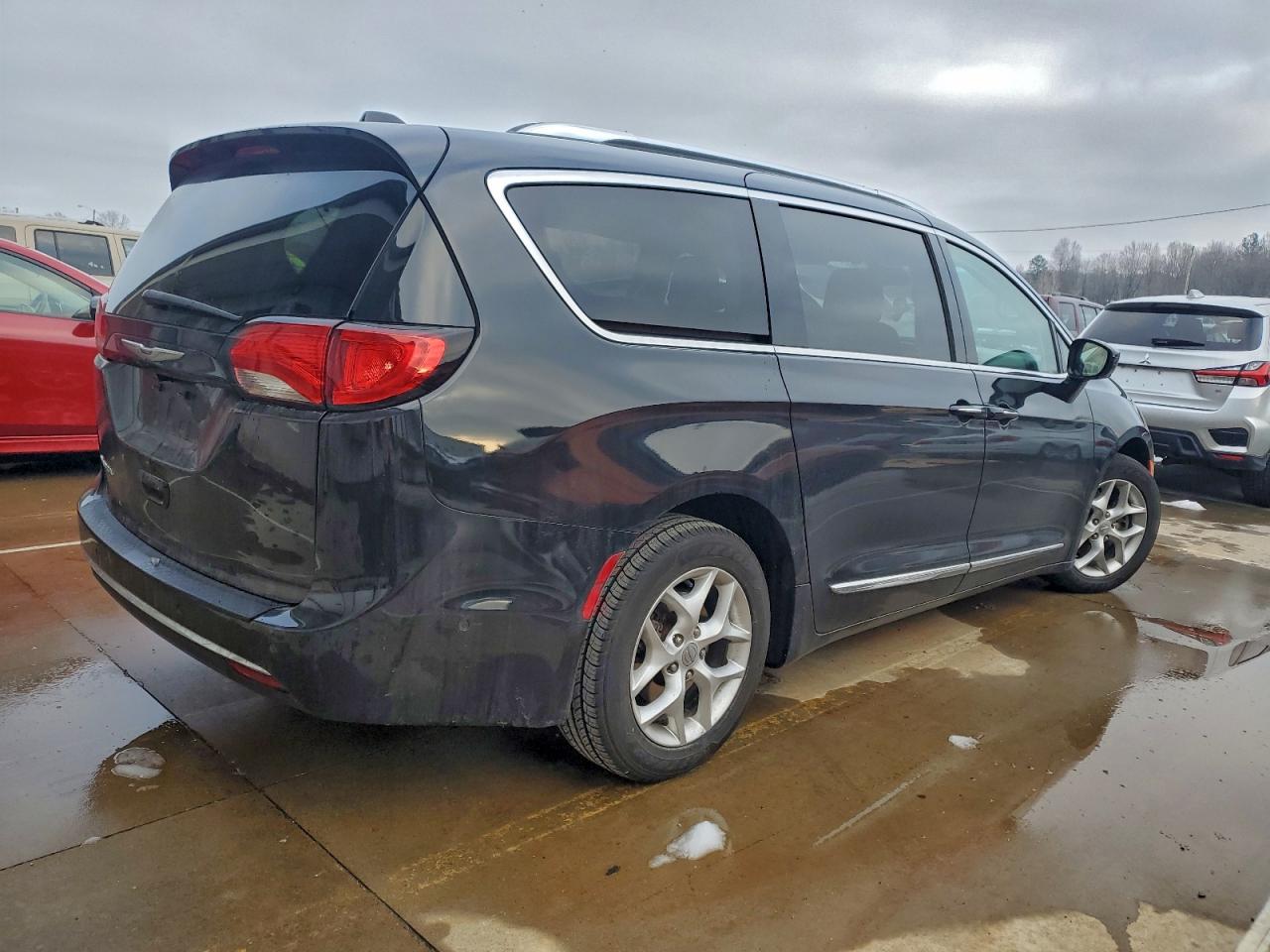 2019 CHRYSLER PACIFICA TOURING L PLUS photo 3