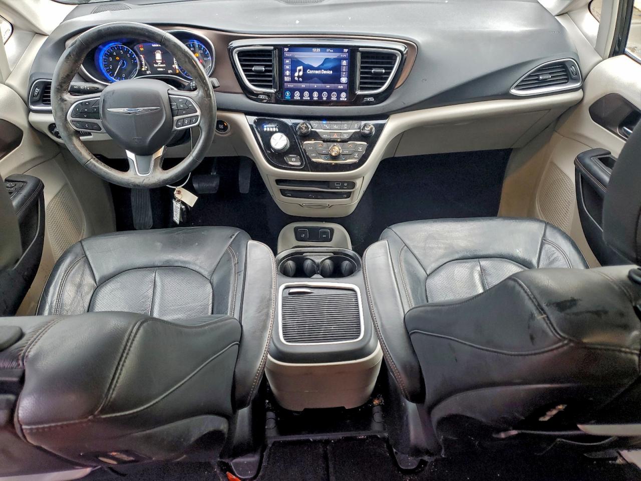 2019 CHRYSLER PACIFICA TOURING L PLUS photo 8