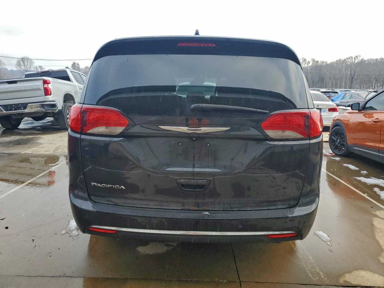 2019 CHRYSLER PACIFICA TOURING L PLUS photo 6