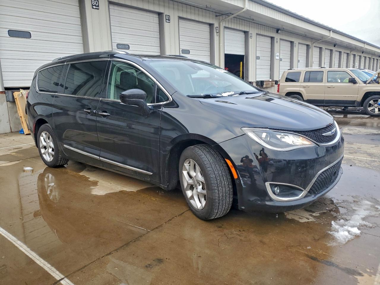 2019 CHRYSLER PACIFICA TOURING L PLUS photo 4