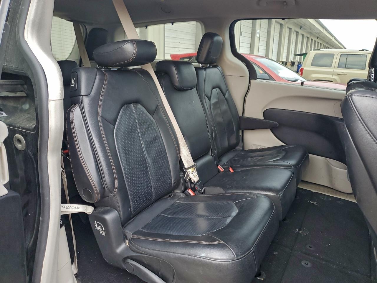 2019 CHRYSLER PACIFICA TOURING L PLUS photo 11