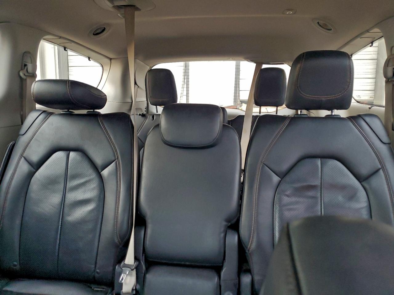 2019 CHRYSLER PACIFICA TOURING L PLUS photo 10
