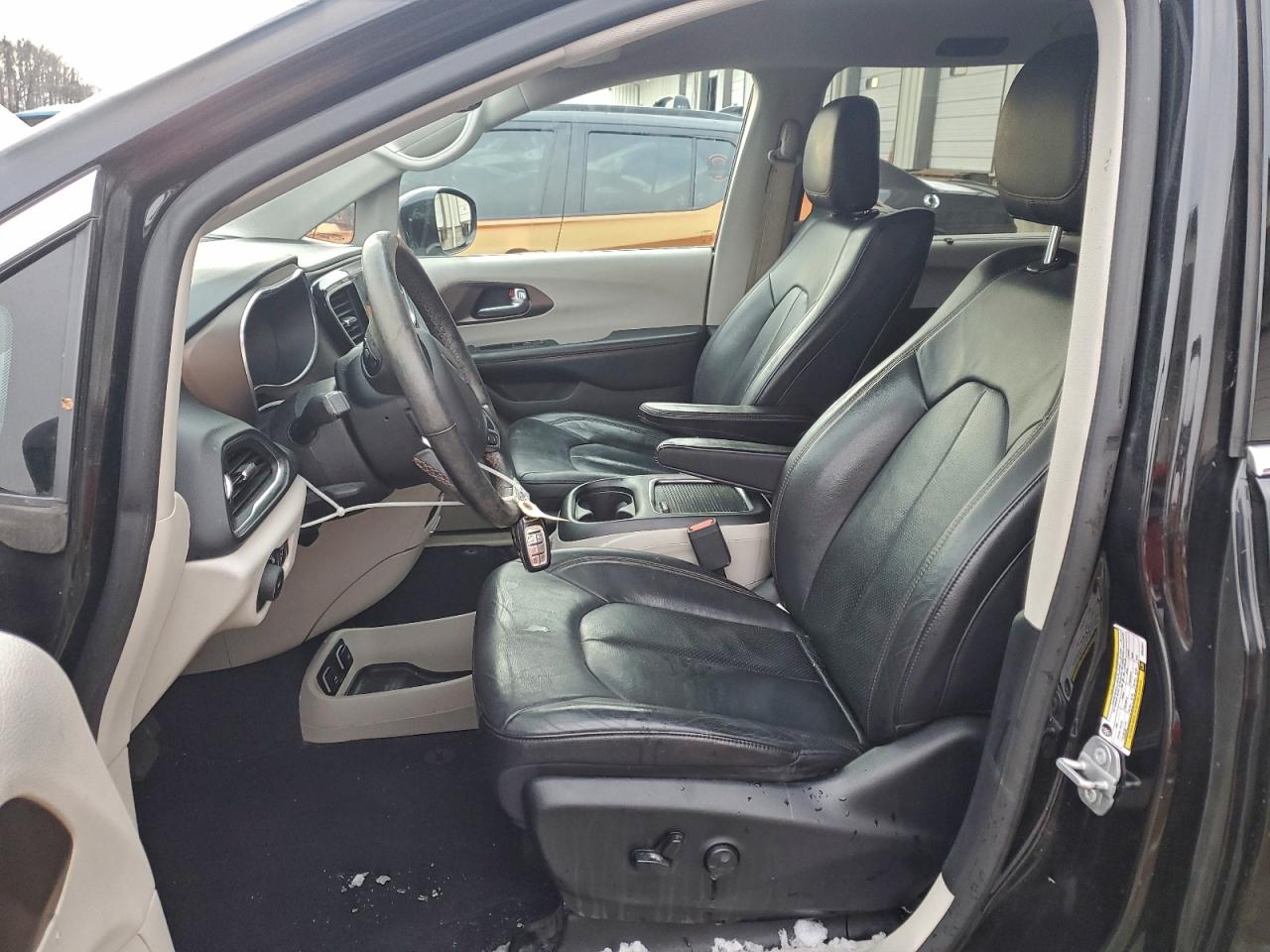 2019 CHRYSLER PACIFICA TOURING L PLUS photo 7