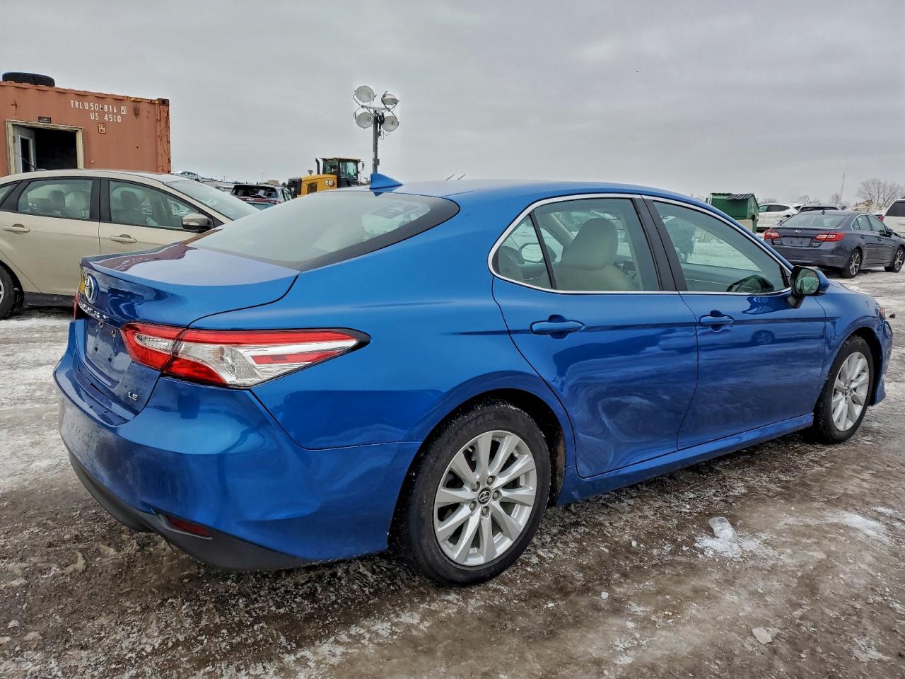 2019 TOYOTA CAMRY L photo 3