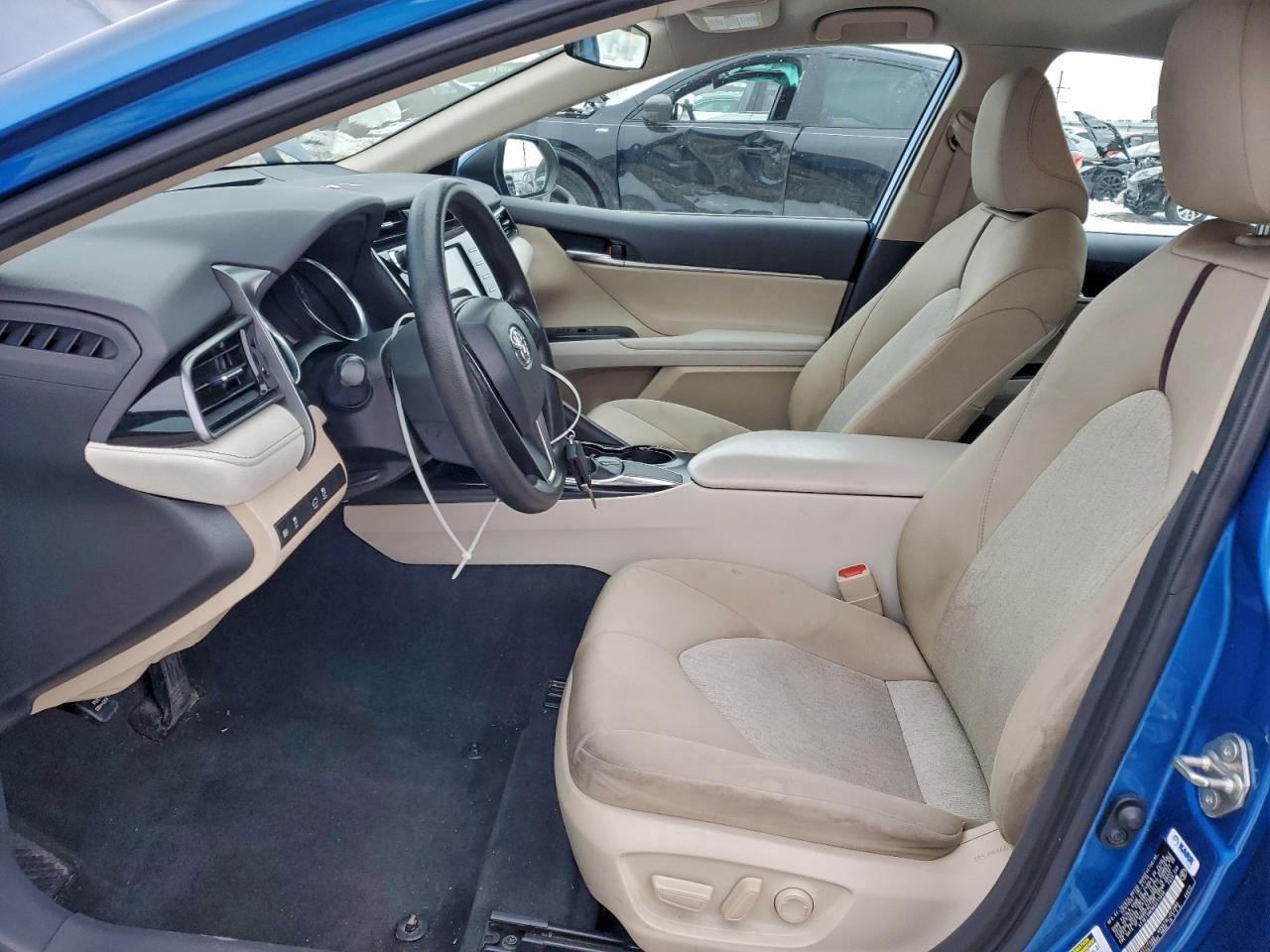 2019 TOYOTA CAMRY L photo 7