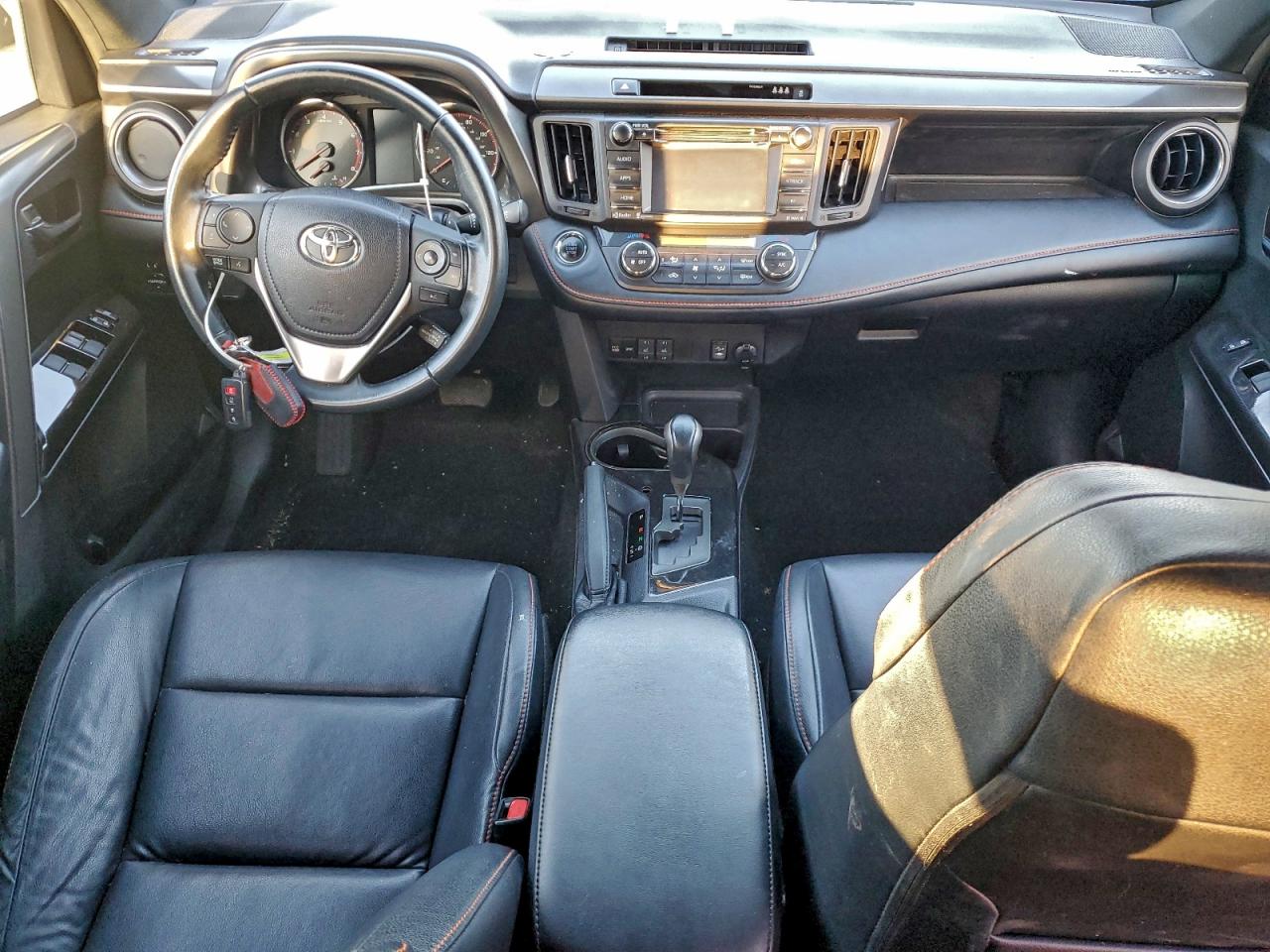 2018 TOYOTA RAV4 SE photo 8