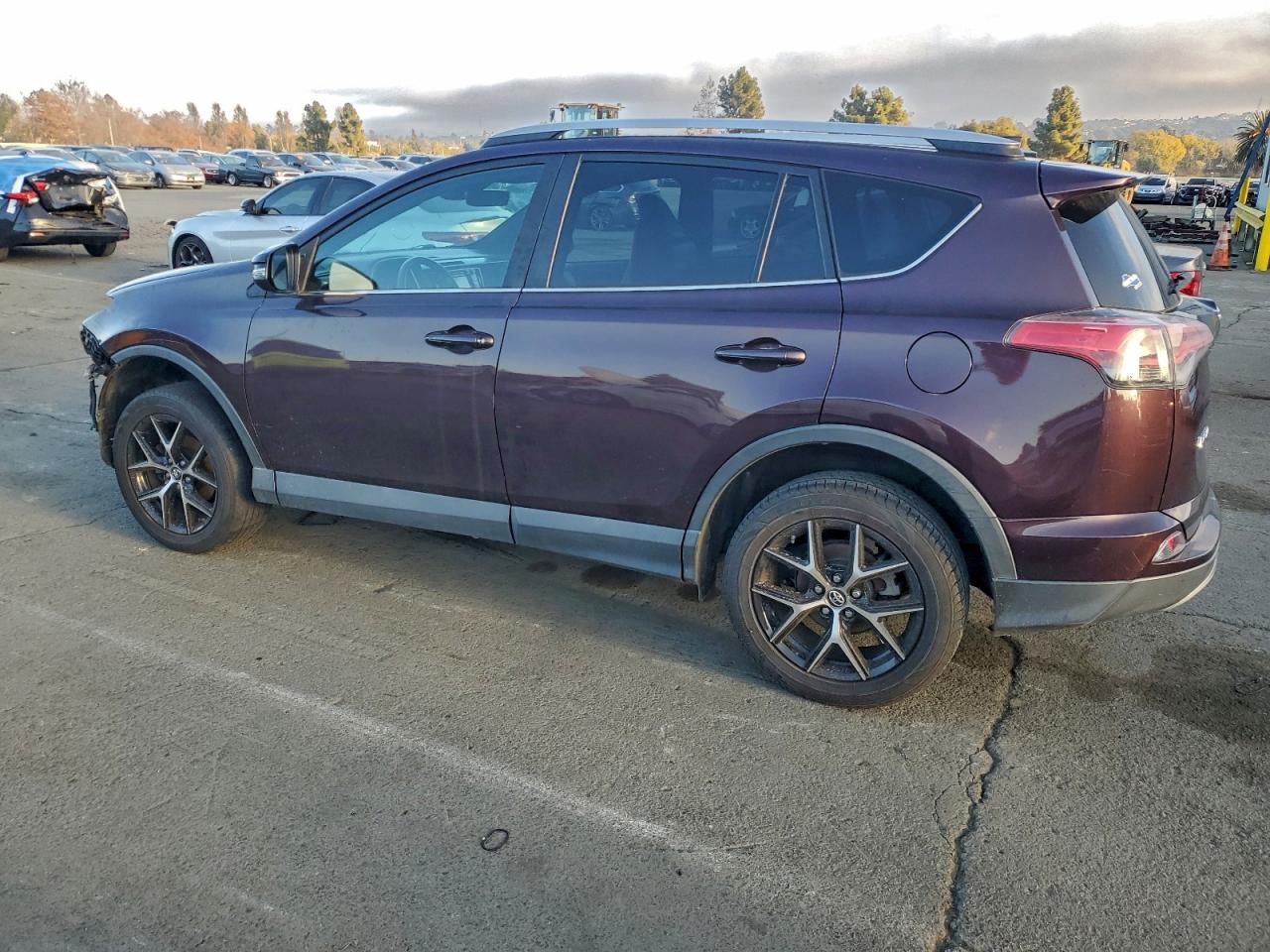 2018 TOYOTA RAV4 SE photo 2