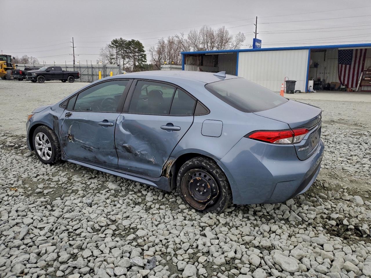 2021 TOYOTA COROLLA LE photo 2