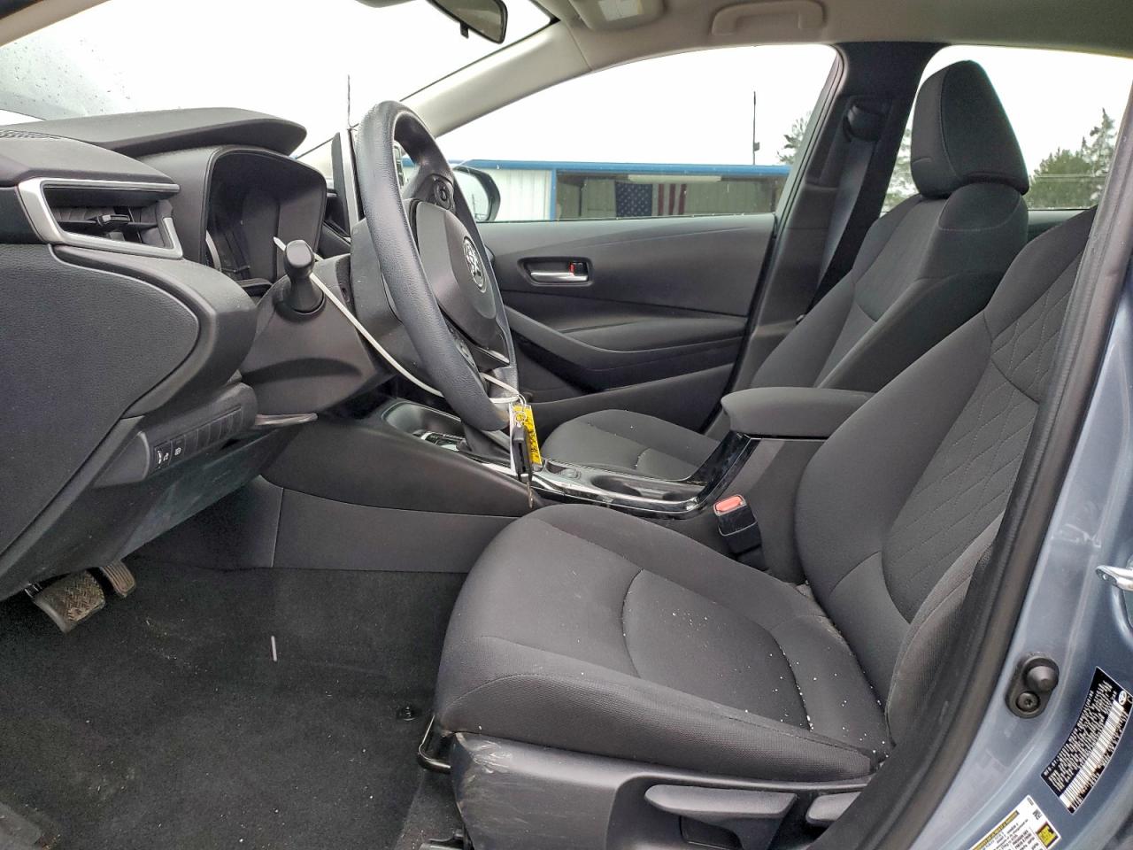 2021 TOYOTA COROLLA LE photo 7