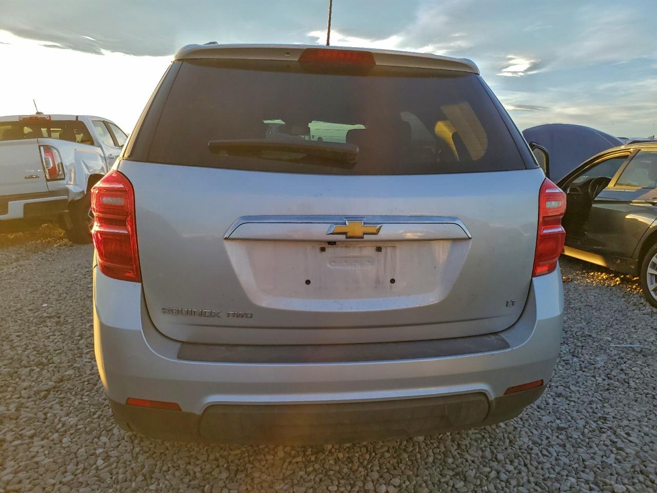 2017 CHEVROLET EQUINOX LT photo 6