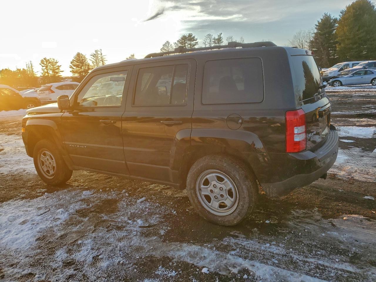 2014 JEEP PATRIOT SPORT photo 2