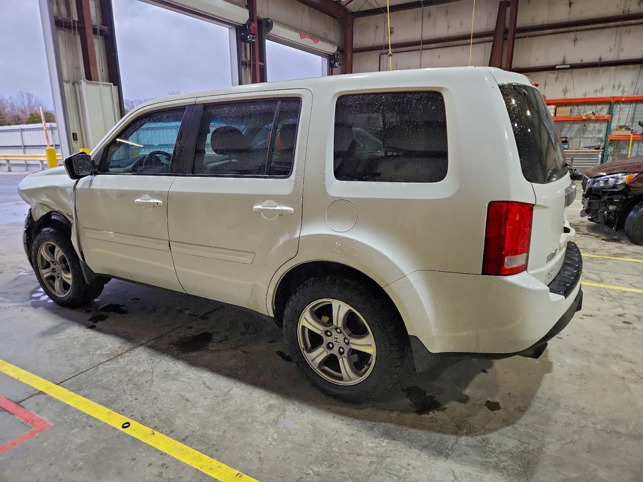 2015 HONDA PILOT EXL photo 2