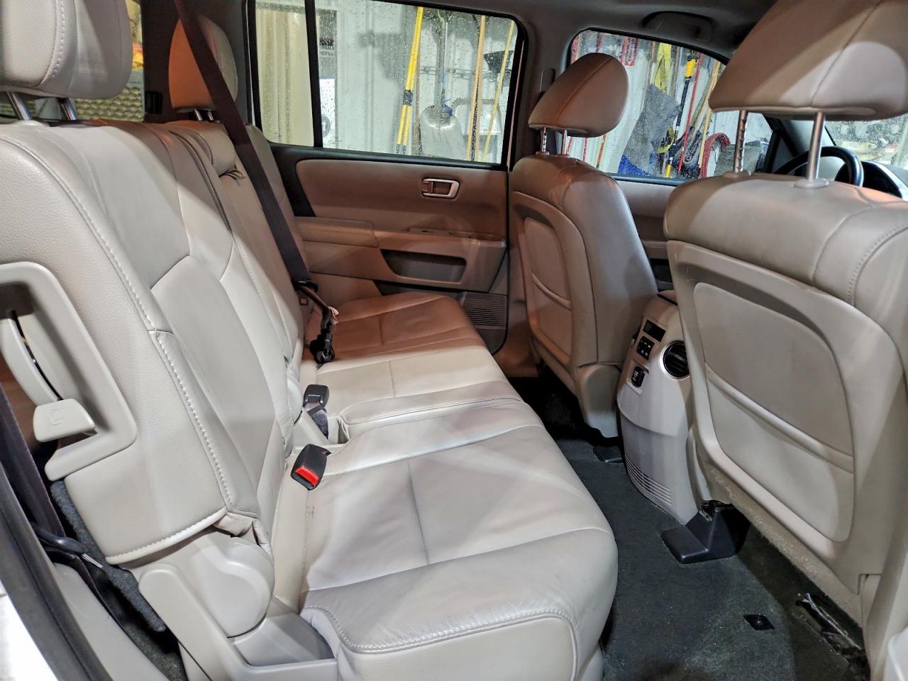 2015 HONDA PILOT EXL photo 11