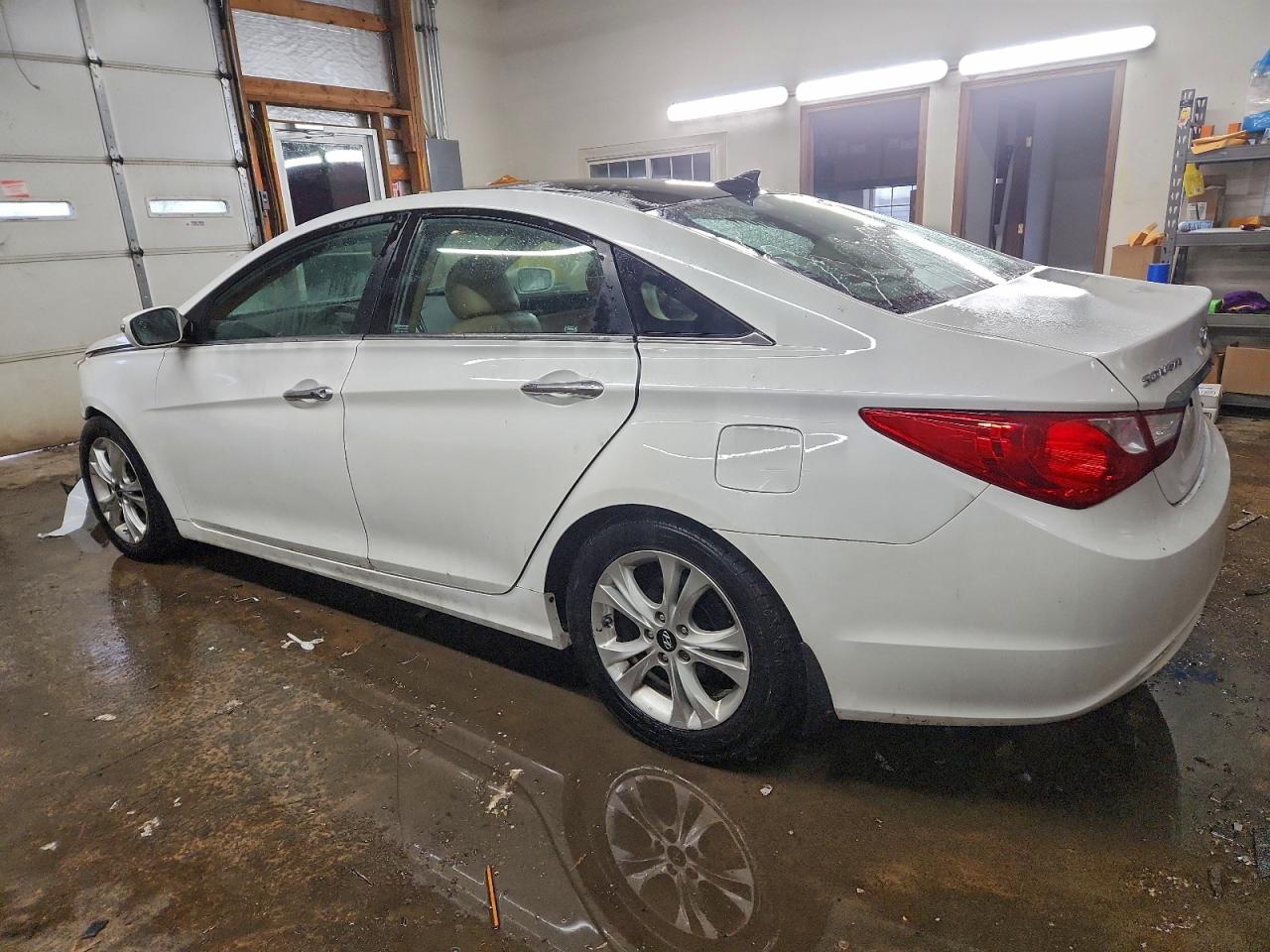 2012 HYUNDAI SONATA SE photo 2