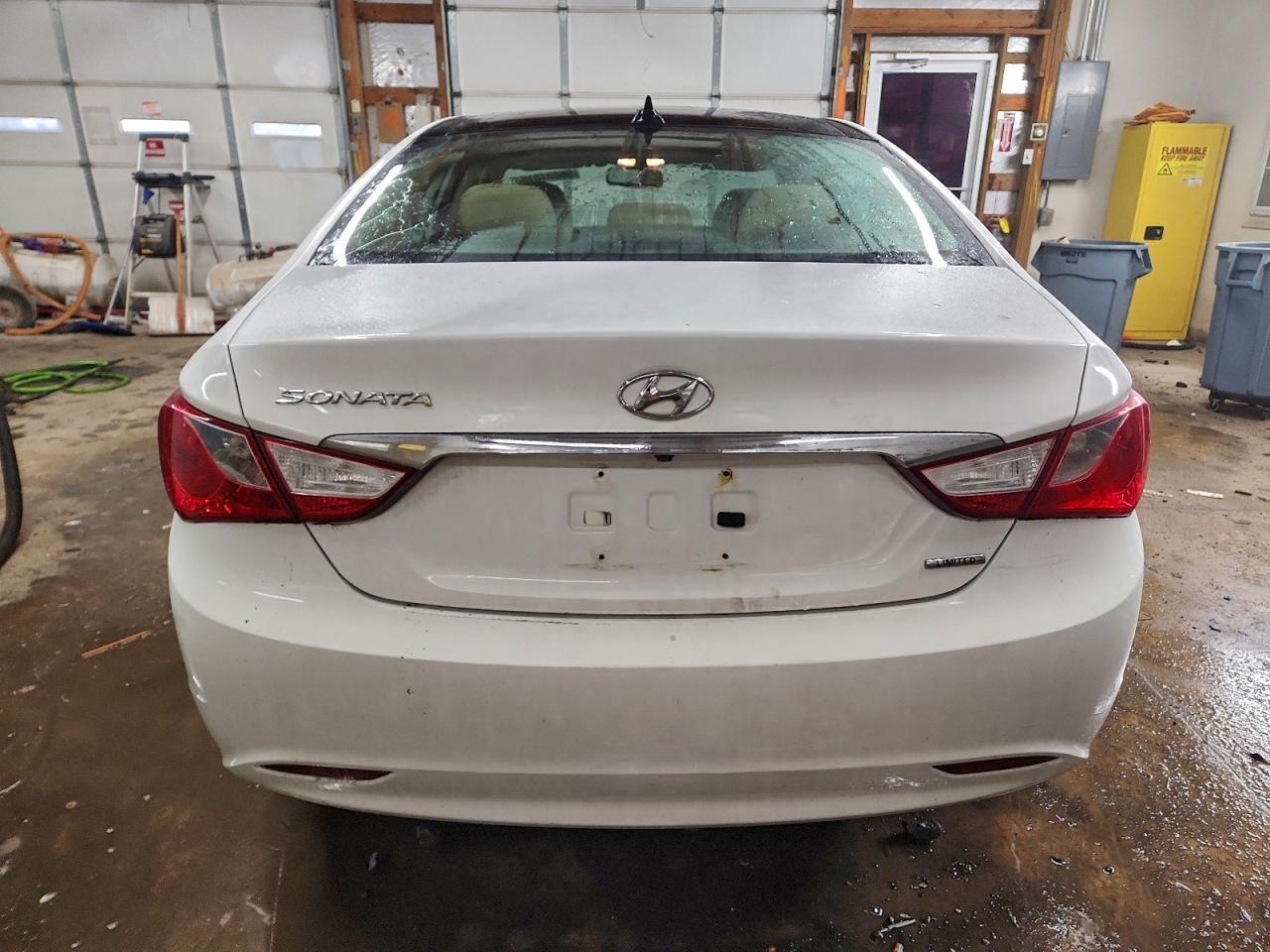 2012 HYUNDAI SONATA SE photo 6