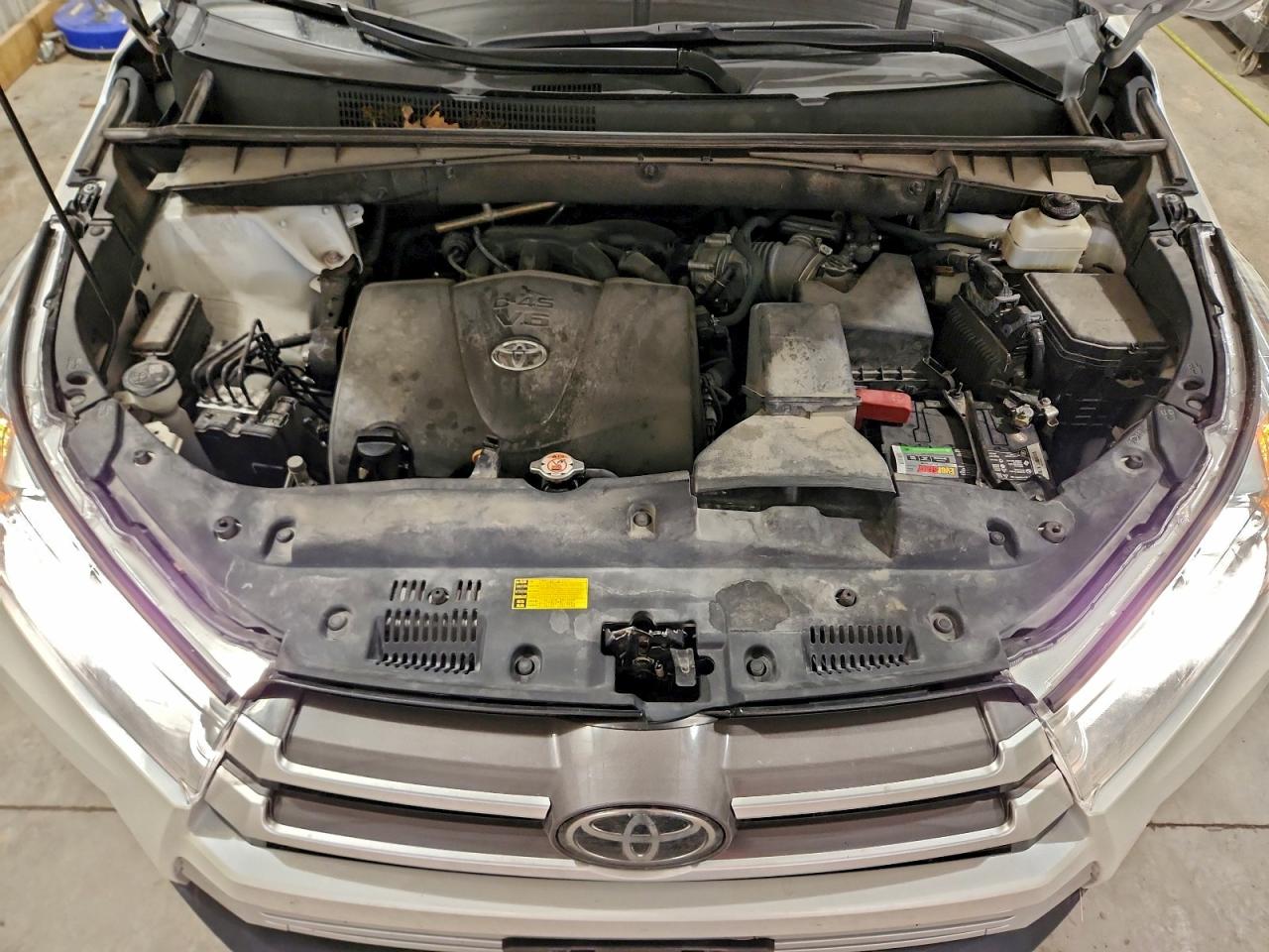2019 TOYOTA HIGHLANDER LE photo 12