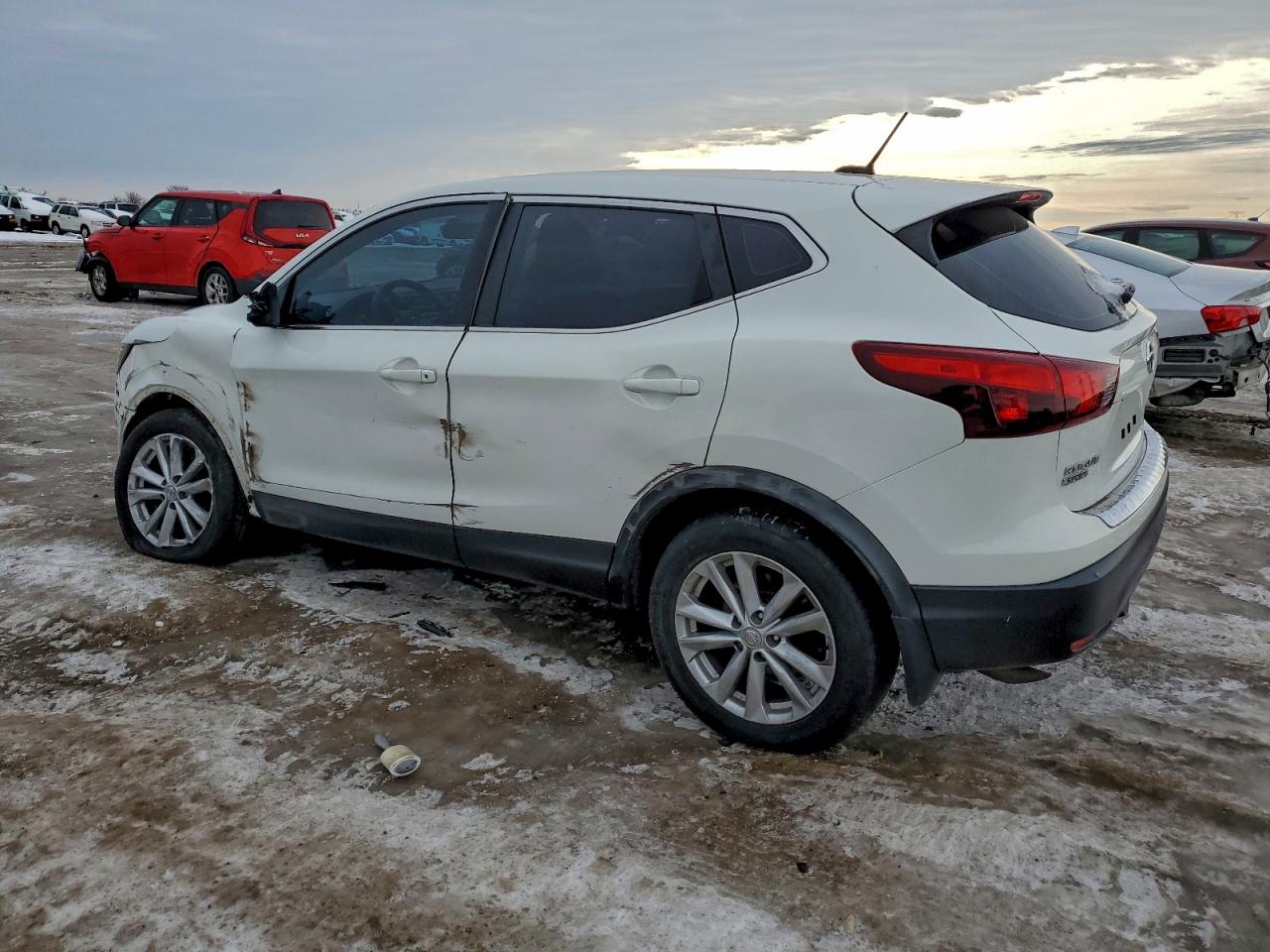 2018 NISSAN ROGUE SPORT S photo 2