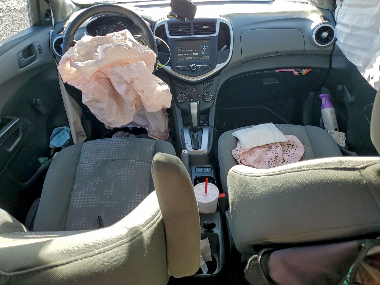 2017 CHEVROLET SONIC LS photo 8