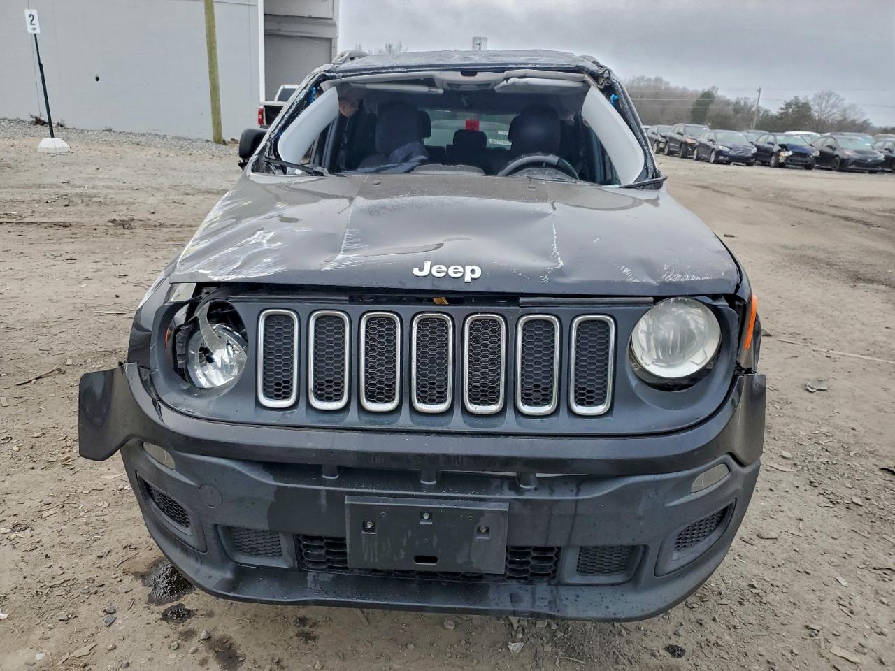 2017 JEEP RENEGADE SPORT photo 5