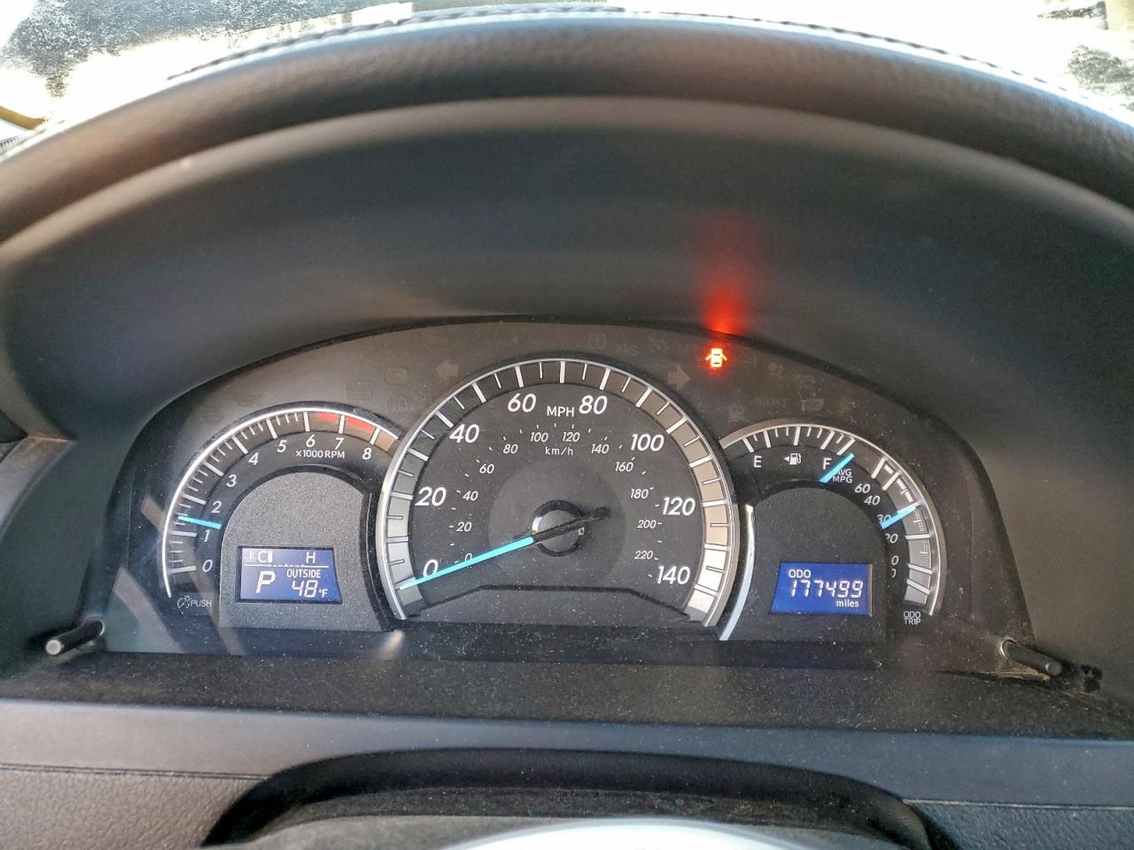 2014 TOYOTA CAMRY L photo 9