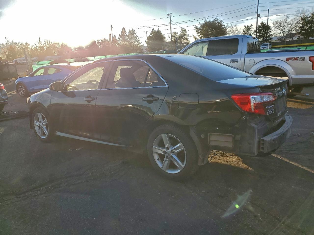 2014 TOYOTA CAMRY L photo 2