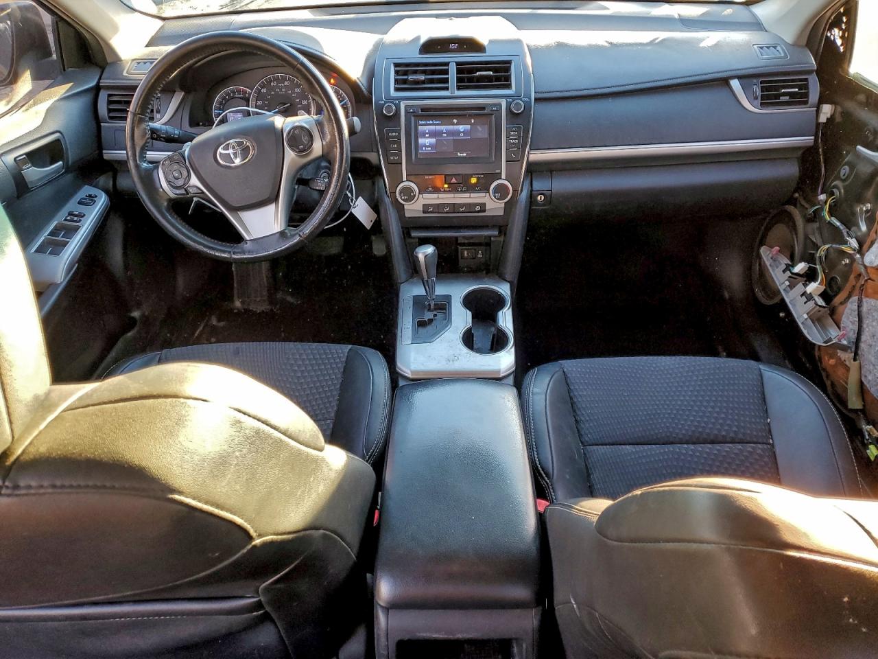 2014 TOYOTA CAMRY L photo 8