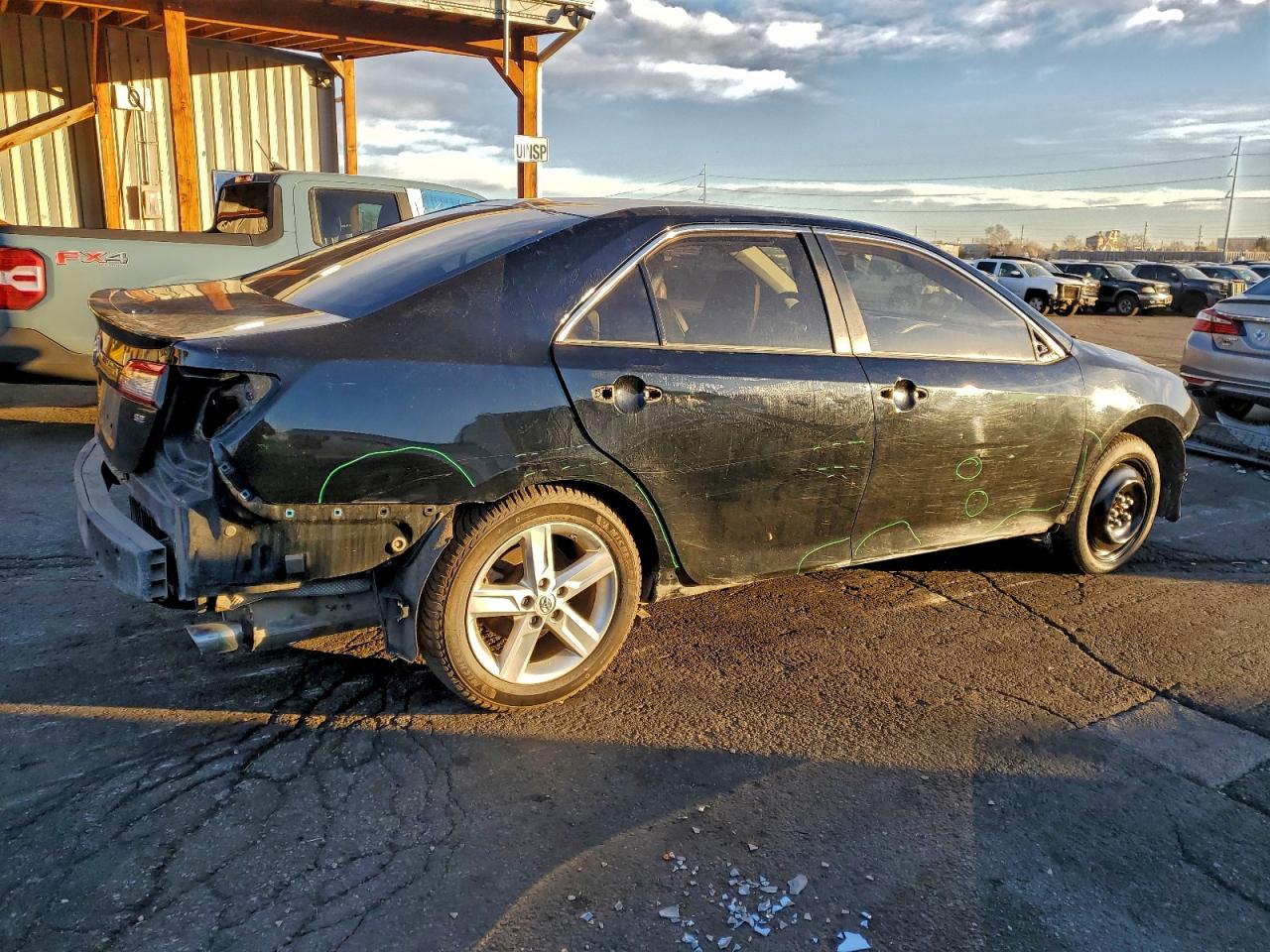 2014 TOYOTA CAMRY L photo 3