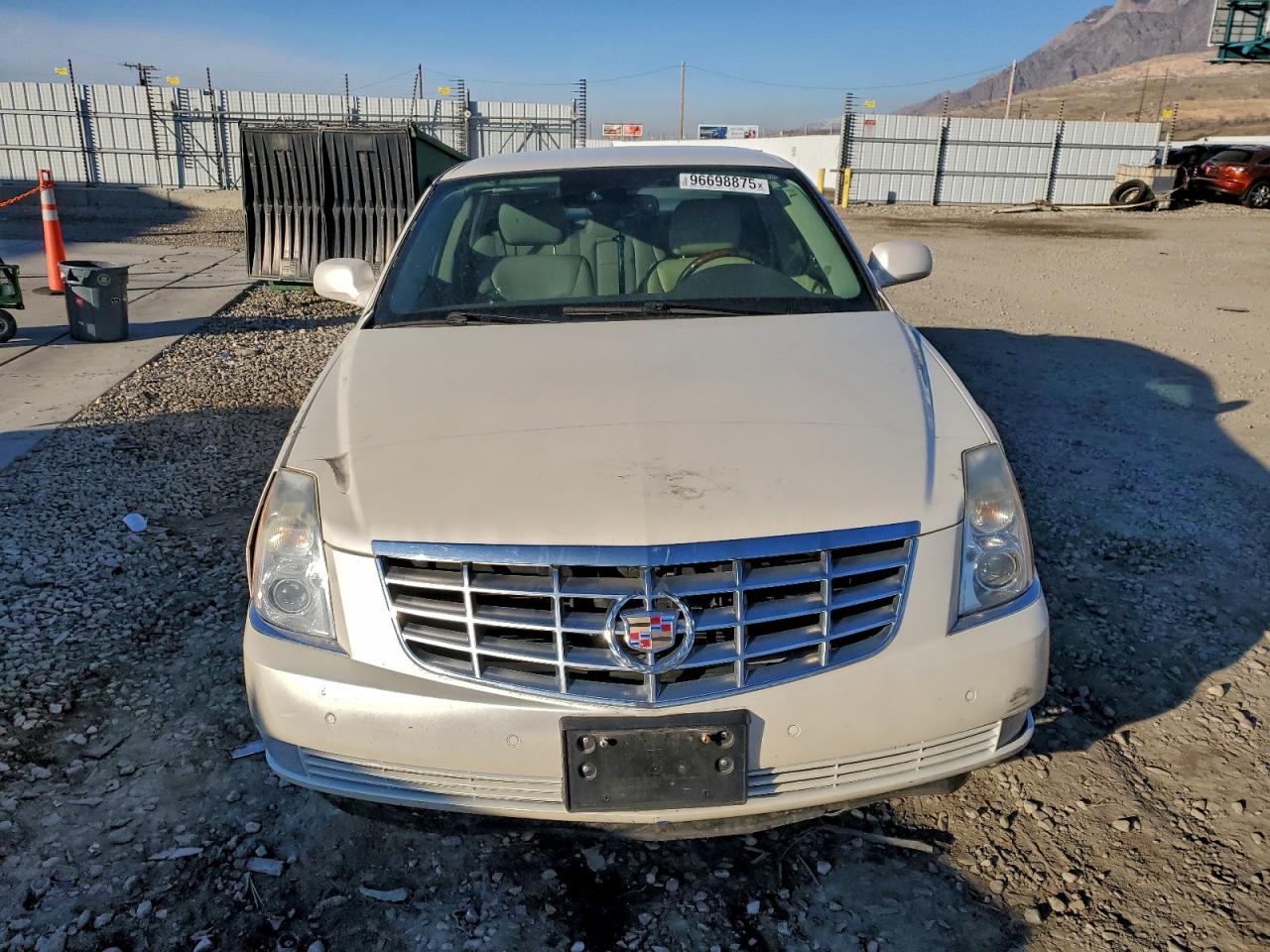 2009 CADILLAC DTS photo 5