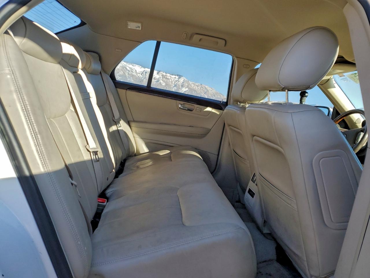 2009 CADILLAC DTS photo 10