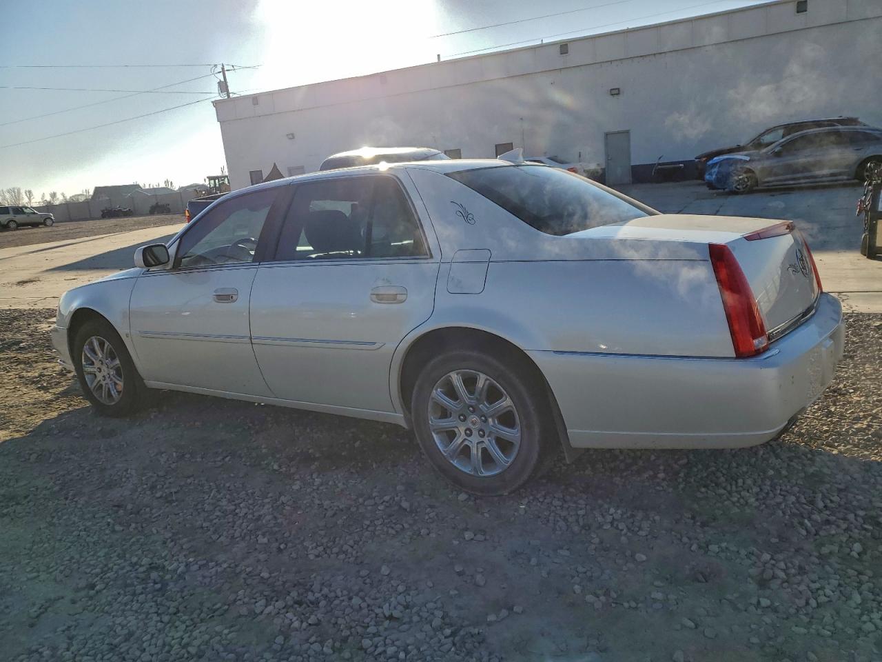 2009 CADILLAC DTS photo 2