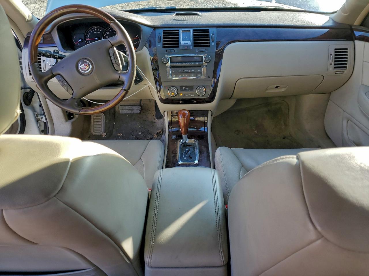 2009 CADILLAC DTS photo 8