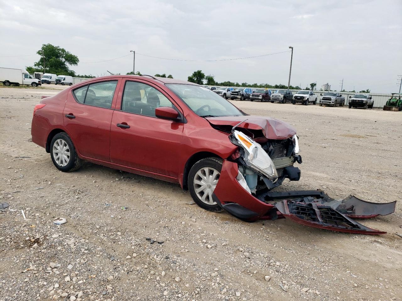 2018 NISSAN VERSA S photo 4