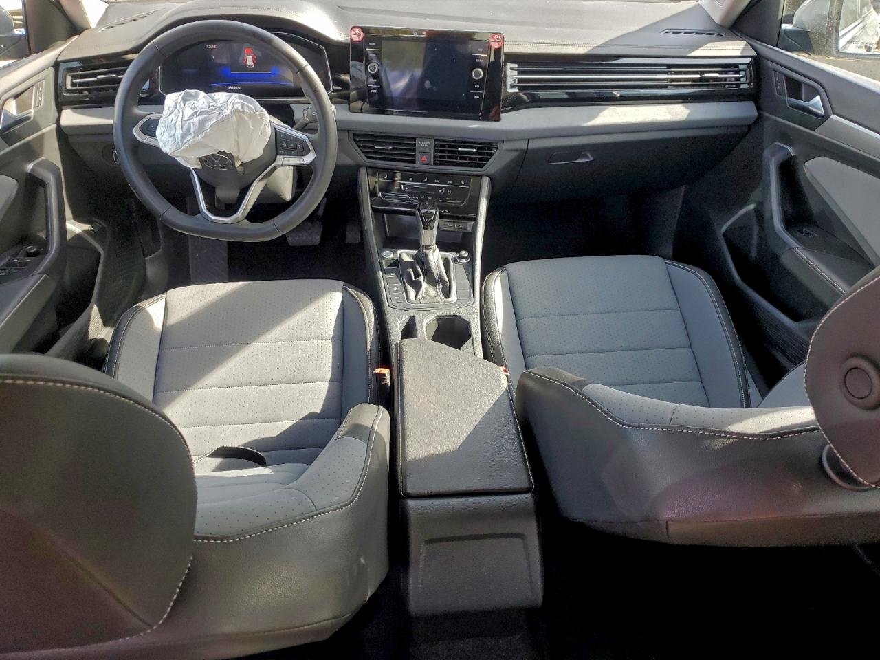 2025 VOLKSWAGEN JETTA SE photo 8