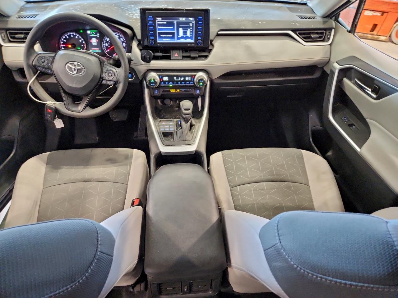 2022 TOYOTA RAV4 XLE photo 8