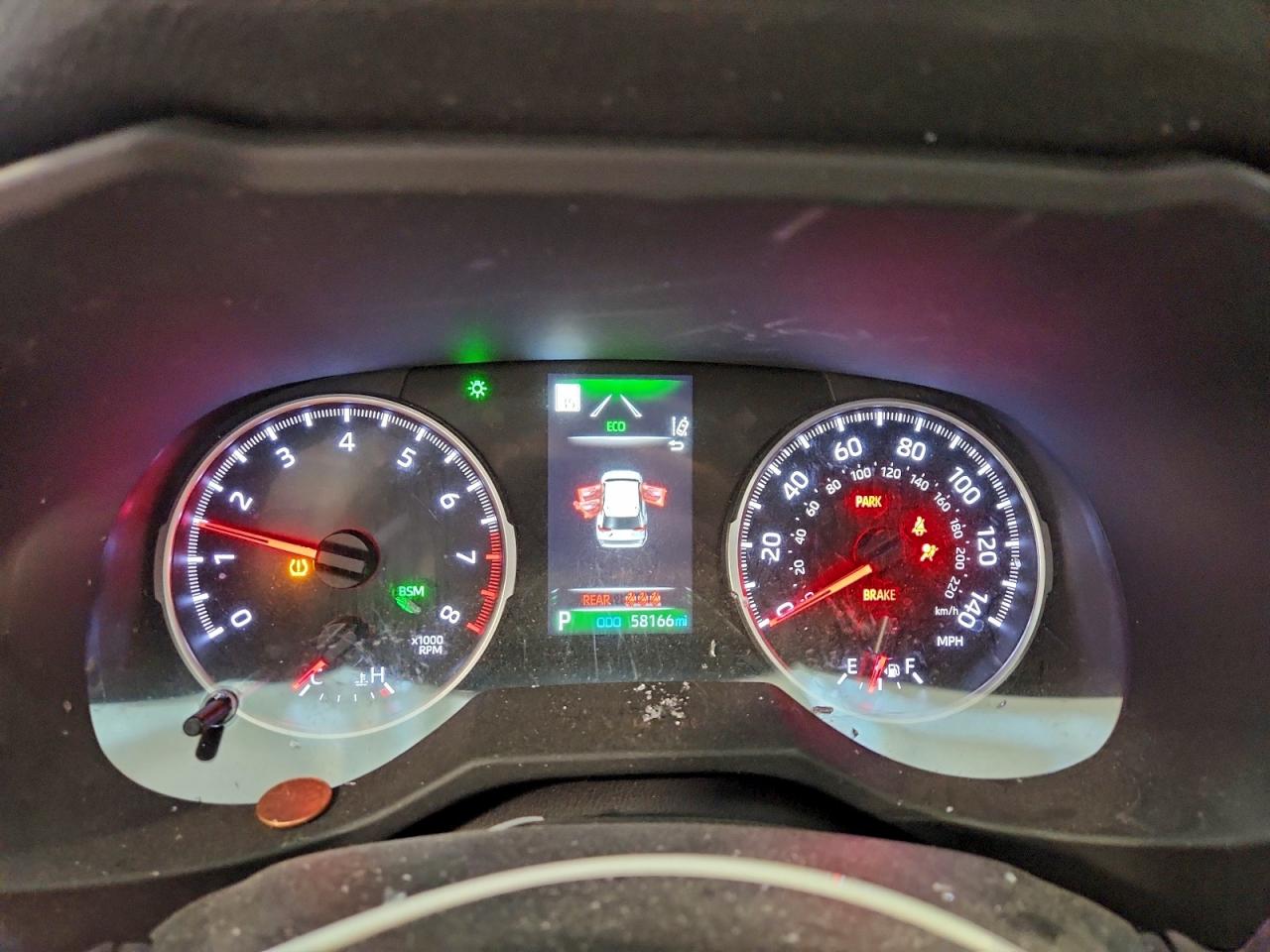 2022 TOYOTA RAV4 XLE photo 9