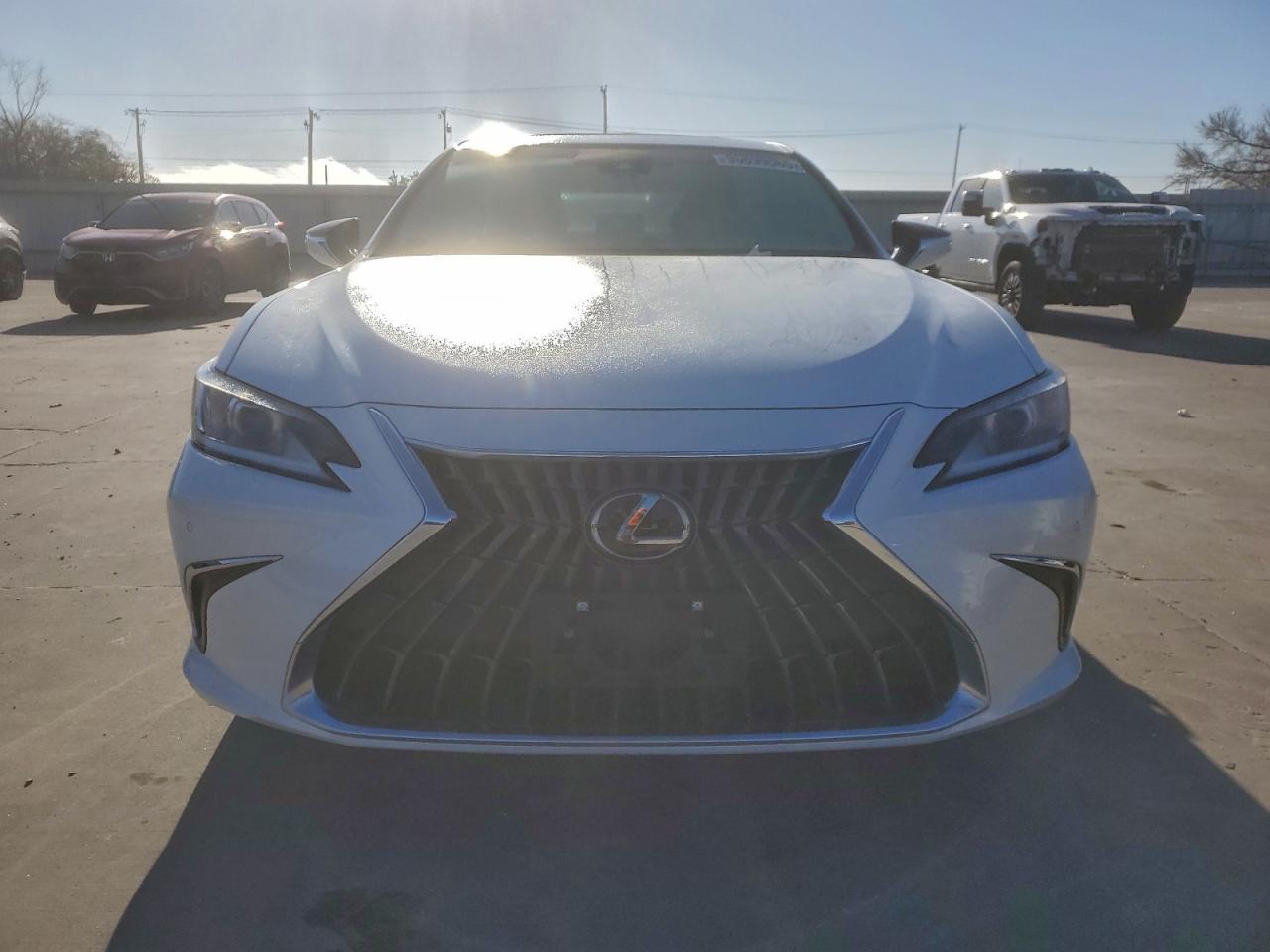 2023 LEXUS ES 300H BASE photo 5