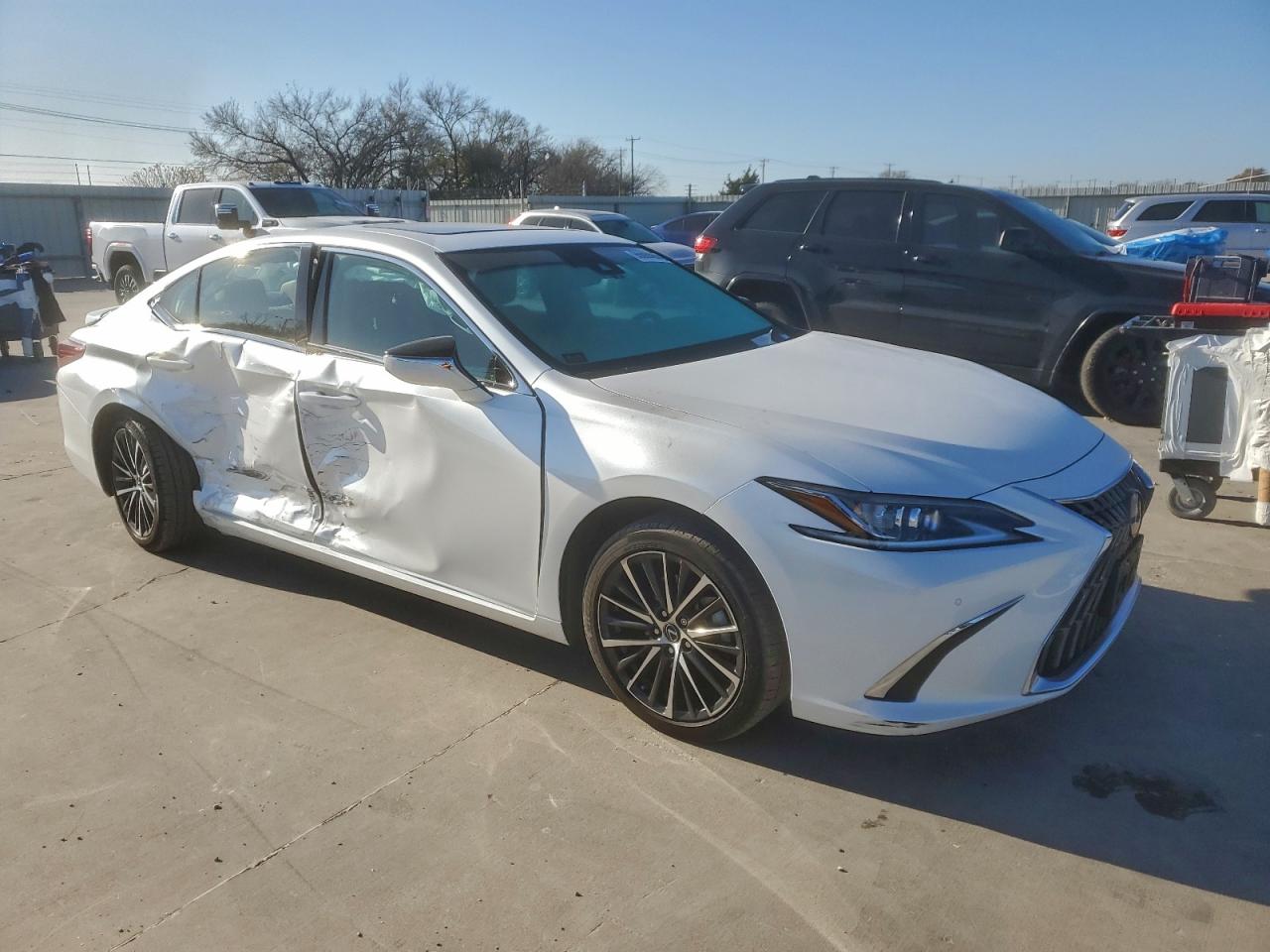 2023 LEXUS ES 300H BASE photo 4
