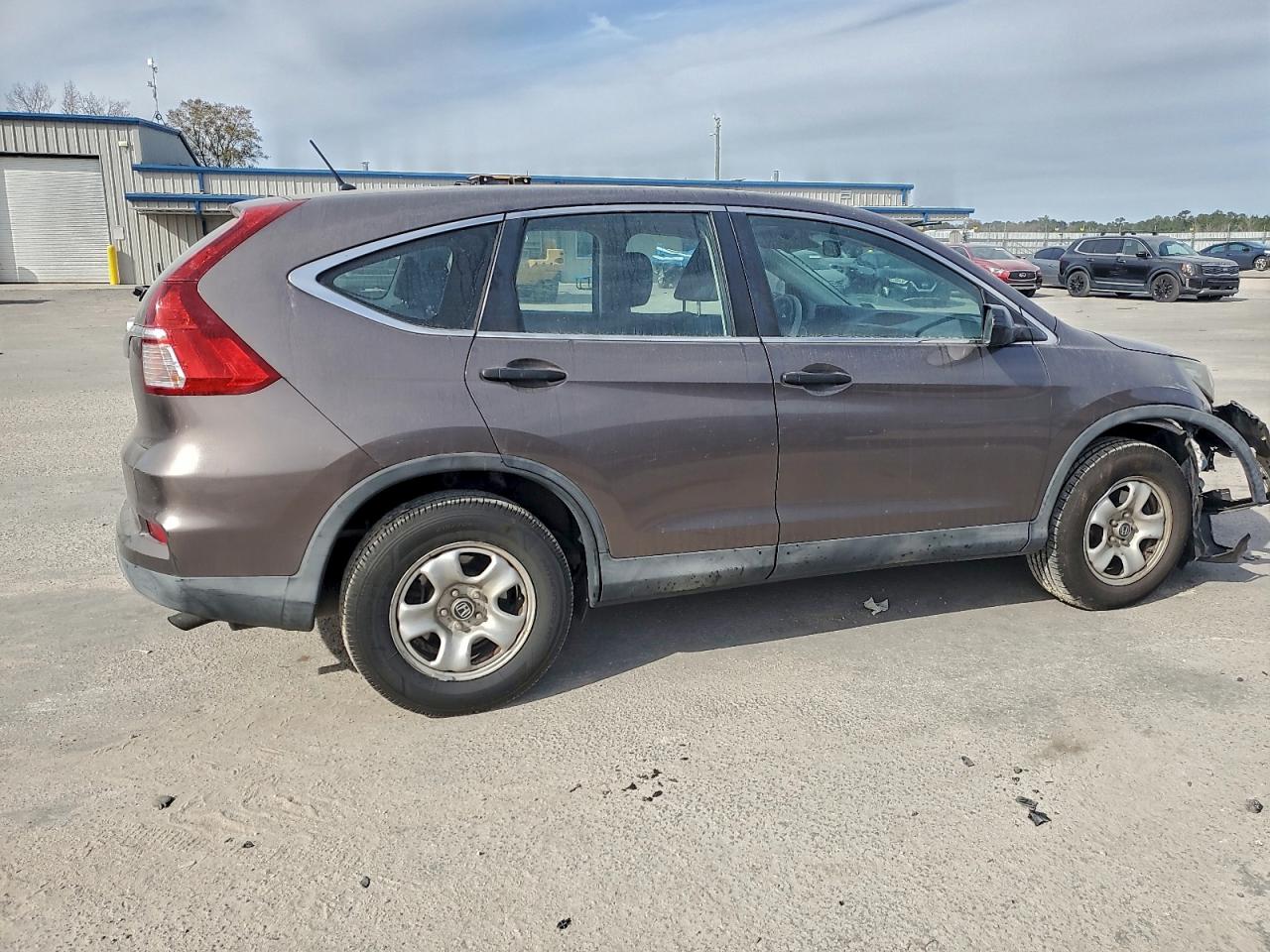 2015 HONDA CR-V LX photo 3