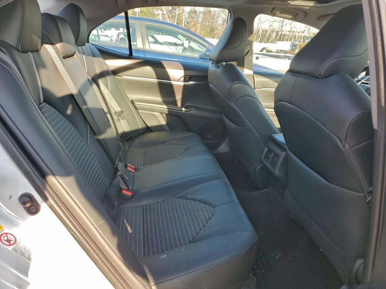2019 TOYOTA CAMRY L photo 10