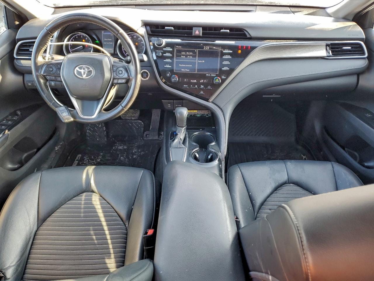 2019 TOYOTA CAMRY L photo 8