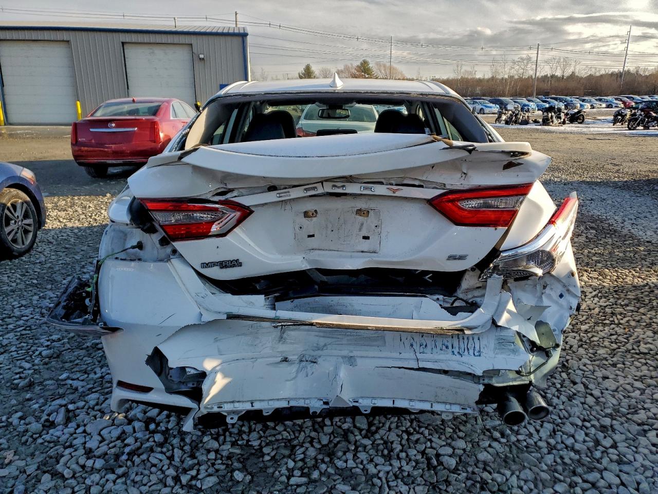 2019 TOYOTA CAMRY L photo 6