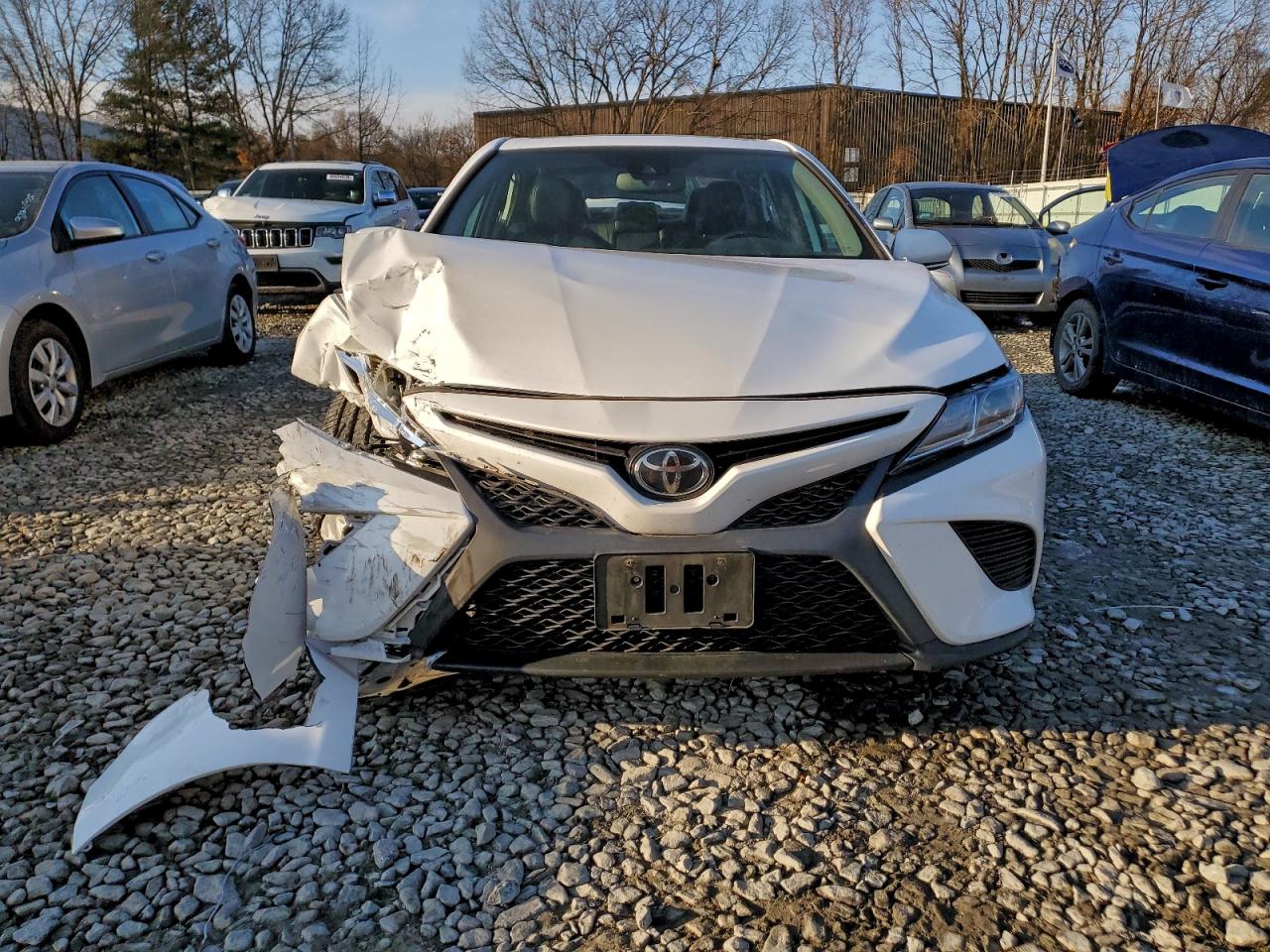 2019 TOYOTA CAMRY L photo 5
