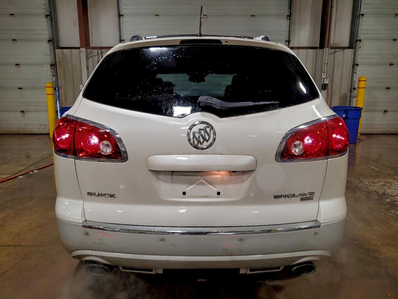 2011 BUICK ENCLAVE CXL photo 6