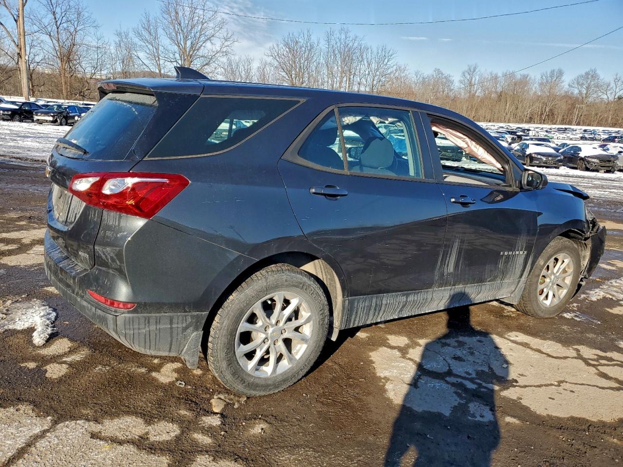 2021 CHEVROLET EQUINOX LS photo 3